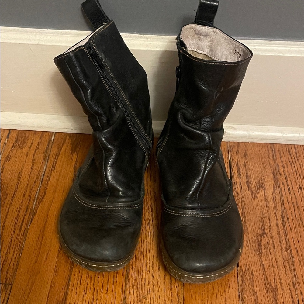 Women’s Black Leather Zip Boots - El Naturalista